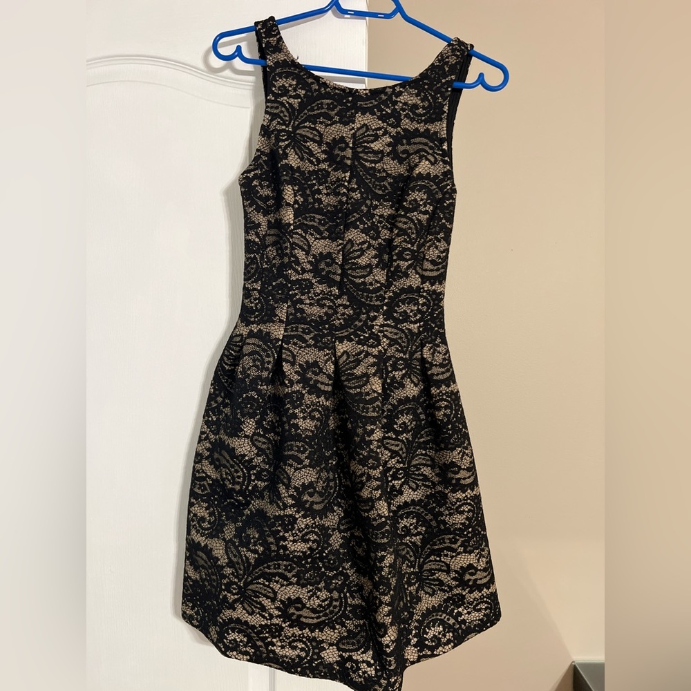Beautiful dress for weddings. Embroidered.